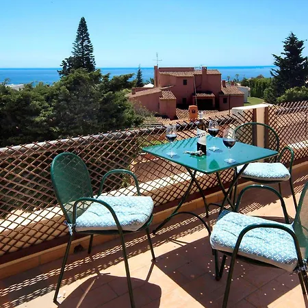 The * Praia Da Luz